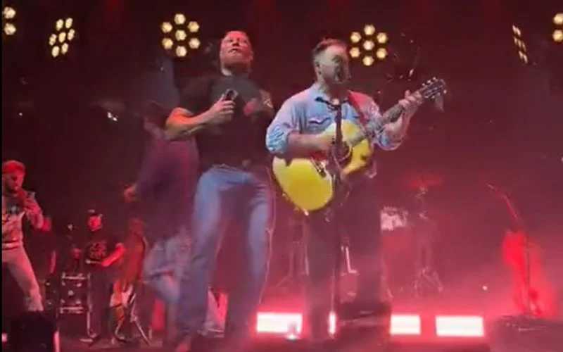 WWE Star Brock Lesnar Sings Along Onstage With Country Music Artist Zach  Bryan